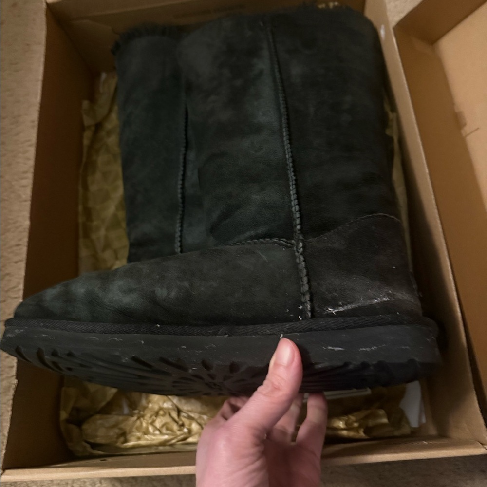 UGG Bailey ButtonTriplet Boots, Black - Picture 9 of 9